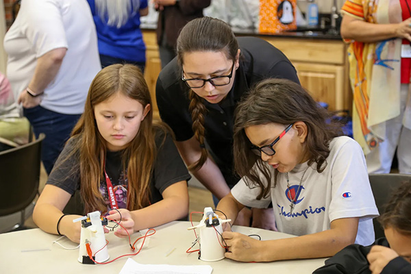 Tribal Students Make Robots with NASA Aerospace Engineer Casey Denham